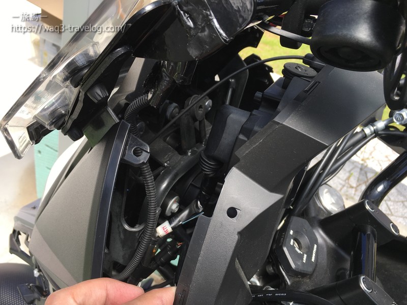 V-Strom650のフロントカウルを分解